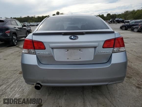 ✅ 2012 Subaru Legacy Premium • VIN: 4S3BMAG62C1008208 • Lot: 72139364. Wystawiony na Copart z przebiegiem 138 825 mil. Bezpłatny archiwum sprzedaży aukcyjnych z USA i szczegółowy raport historii pojazdu na DreamBid. Zdjęcie 6.