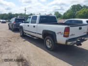 ✅ 2002 Chevrolet Silverado 2500HD LS • VIN: 1GCHK23U12F181911 • Lot: 42744638. Wystawiony na IAAI z przebiegiem 251 144 mil. Bezpłatny archiwum sprzedaży aukcyjnych z USA i szczegółowy raport historii pojazdu na DreamBid. Zdjęcie 3.