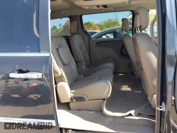 ✅ 2012 Chrysler Town & Country Touring L • VIN: 2C4RC1CG6CR412222 • Лот: 43249410. Опубликован ранее на IAAI с пробегом 199 374 миль. Бесплатный доступ к архиву аукционных продаж из США и подробный отчёт об истории автомобиля на DreamBid. Изображение 8.