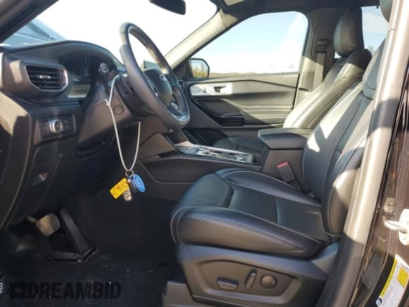 ✅ 2022 Ford Explorer ST • VIN: 1FM5K8GC6NGB91867 • Lot: 85281755. Wystawiony na Copart z przebiegiem 31 357 mil. Bezpłatny archiwum sprzedaży aukcyjnych z USA i szczegółowy raport historii pojazdu na DreamBid. Zdjęcie 7.