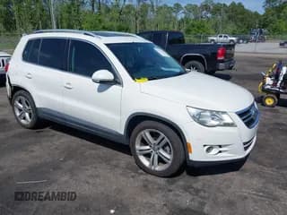 ✅ 2011 Volkswagen Tiguan S • VIN: WVGAV7AX5BW549683 • Lot: 42131622. Listed on IAAI with 121,306 mi. Free auction sales archive from the USA and detailed vehicle history report at DreamBid. Image 1.