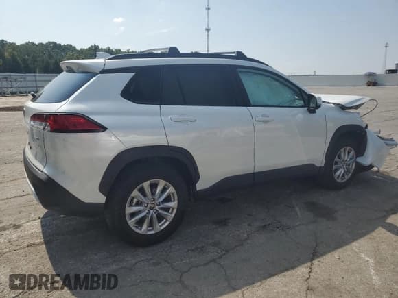 ✅ 2022 Toyota Corolla Cross LE • VIN: 7MUBAABG3NV042839 • Lot: 90418745. Listed on Copart with 10,386 mi. Free auction sales archive from the USA and detailed vehicle history report at DreamBid. Image 3.