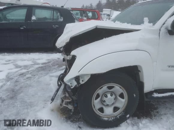 ✅ 2012 Toyota Tacoma • VIN: 3TMMU4FN4CM044844 • Lot: 41561589. Listed on IAAI with 86,619 mi. Free auction sales archive from the USA and detailed vehicle history report at DreamBid. Image 19.