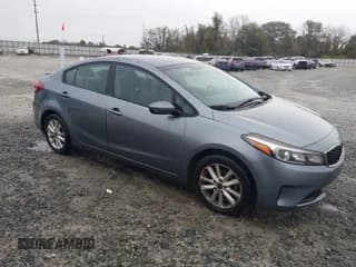 ✅ 2017 Kia Forte LX • VIN: 3KPFL4A73HE027152 • Lot: 43828039. Wystawiony na IAAI z przebiegiem 155 934 mil. Bezpłatny archiwum sprzedaży aukcyjnych z USA i szczegółowy raport historii pojazdu na DreamBid. Zdjęcie 1.