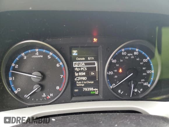 ✅ 2018 Toyota RAV4 XLE • VIN: 2T3RFREV9JW822792 • Лот: 82359545. Опубликован ранее на Copart с пробегом 79 398 миль. Бесплатный доступ к архиву аукционных продаж из США и подробный отчёт об истории автомобиля на DreamBid. Изображение 9.