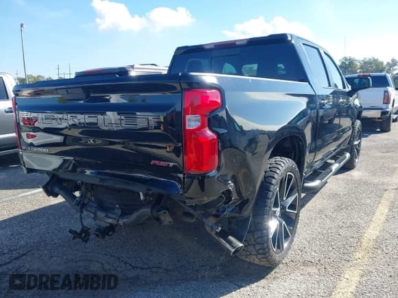 ✅ 2019 Chevrolet Silverado 1500 RST • VIN: 3GCUWDED7KG216185 • Lot: 43581654. Wystawiony na IAAI z przebiegiem 91 573 mil. Bezpłatny archiwum sprzedaży aukcyjnych z USA i szczegółowy raport historii pojazdu na DreamBid. Zdjęcie 4.