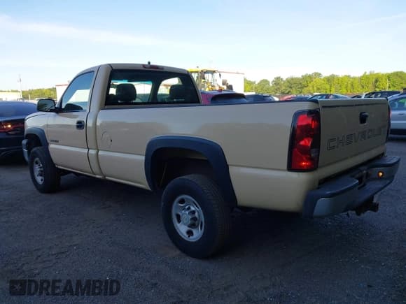 ✅ 2007 Chevrolet Silverado 2500HD Work Truck • VIN: 1GCHC24U97E115034 • Lot: 42288949. Wystawiony na IAAI z przebiegiem 108 638 mil. Bezpłatny archiwum sprzedaży aukcyjnych z USA i szczegółowy raport historii pojazdu na DreamBid. Zdjęcie 3.