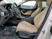 ✅ 2017 Jaguar F-Pace 35t • VIN: SADCS2BV1HA065476 • Lot: 55489435. Wystawiony na Copart z przebiegiem 132 229 mil. Bezpłatny archiwum sprzedaży aukcyjnych z USA i szczegółowy raport historii pojazdu na DreamBid. Zdjęcie 7.