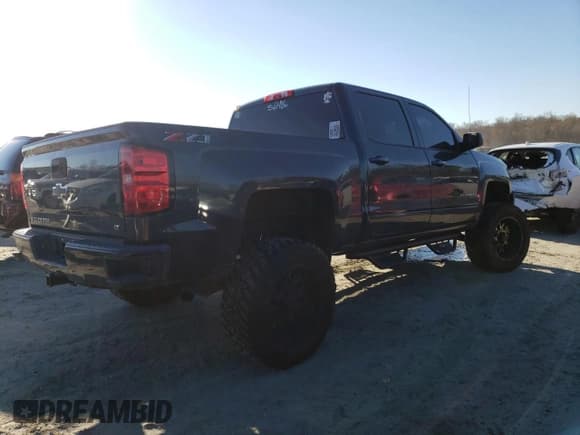 ✅ 2018 Chevrolet Silverado 1500 LT • VIN: 3GCUKREC5JG324125 • Лот: 79445383. Опубликован ранее на Copart с пробегом 79 467 миль. Бесплатный доступ к архиву аукционных продаж из США и подробный отчёт об истории автомобиля на DreamBid. Изображение 3.