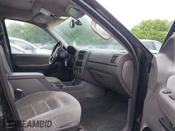 ✅ 2005 Ford Explorer XLT • VIN: 1FMZU73K15UA92541 • Lot: 42352310. Listed on IAAI with 212,558 mi. Free auction sales archive from the USA and detailed vehicle history report at DreamBid. Image 5.
