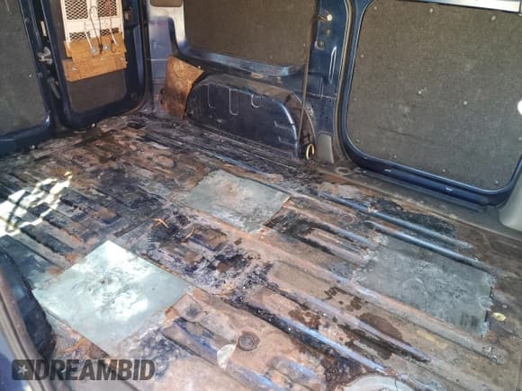 ✅ 2013 Nissan NV200 SV • VIN: 3N6CM0KN4DK694147 • Lot: 80446445. Listed on Copart with 214,668 mi. Free auction sales archive from the USA and detailed vehicle history report at DreamBid. Image 10.