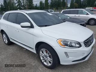 ✅ 2015 Volvo XC60 T5 Platinum • VIN: YV4612RM7F2721354 • Lot: 42946504. Wystawiony na IAAI z przebiegiem Nie podano. Bezpłatny archiwum sprzedaży aukcyjnych z USA i szczegółowy raport historii pojazdu na DreamBid. Zdjęcie 1.