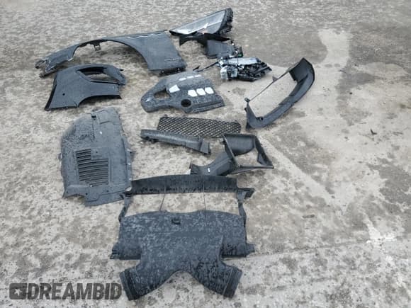 ✅ 2021 Maserati Ghibli • VIN: ZAM57XSS4M1368749 • Lot: 70784004. Wystawiony na Copart z przebiegiem 43 930 mil. Bezpłatny archiwum sprzedaży aukcyjnych z USA i szczegółowy raport historii pojazdu na DreamBid. Zdjęcie 12.