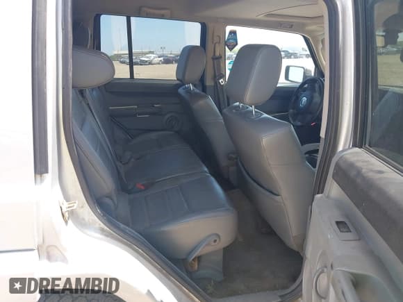 ✅ 2007 Jeep Commander Sport • VIN: 1J8HG48K87C598061 • Лот: 42809400. Опубликован ранее на IAAI с пробегом 200 961 миль. Бесплатный доступ к архиву аукционных продаж из США и подробный отчёт об истории автомобиля на DreamBid. Изображение 8.