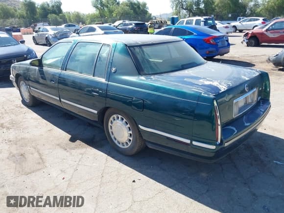✅ 1998 Cadillac DeVille • VIN: 1G6KD54Y5WU715824 • Lot: 42002150. Wystawiony na IAAI z przebiegiem Nie podano. Bezpłatny archiwum sprzedaży aukcyjnych z USA i szczegółowy raport historii pojazdu na DreamBid. Zdjęcie 3.