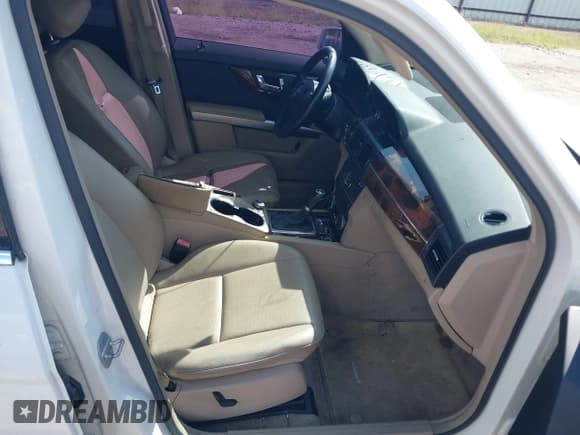 ✅ 2011 Mercedes-Benz GLK 350 • VIN: WDCGG5GB0BF538643 • Lot: 43190297. Wystawiony na IAAI z przebiegiem 161 804 mil. Bezpłatny archiwum sprzedaży aukcyjnych z USA i szczegółowy raport historii pojazdu na DreamBid. Zdjęcie 5.