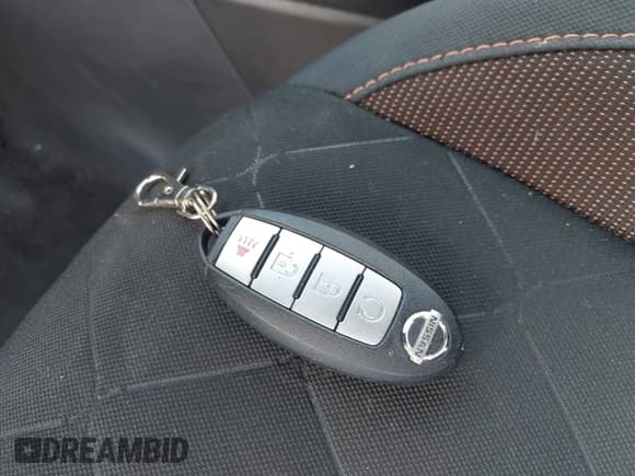 ✅ 2019 Nissan Kicks SR • VIN: 3N1CP5CU1KL506322 • Lot: 43112512. Wystawiony na IAAI z przebiegiem 67 171 mil. Bezpłatny archiwum sprzedaży aukcyjnych z USA i szczegółowy raport historii pojazdu na DreamBid. Zdjęcie 11.