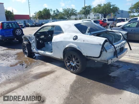 2021 Dodge Challenger SRT Hellcat with VIN 2C3CDZC96MH650716, listed as a IAAI auction lot 42818085 with Not provided miles and . Bid and sale history available at DreamBid. Image 3.