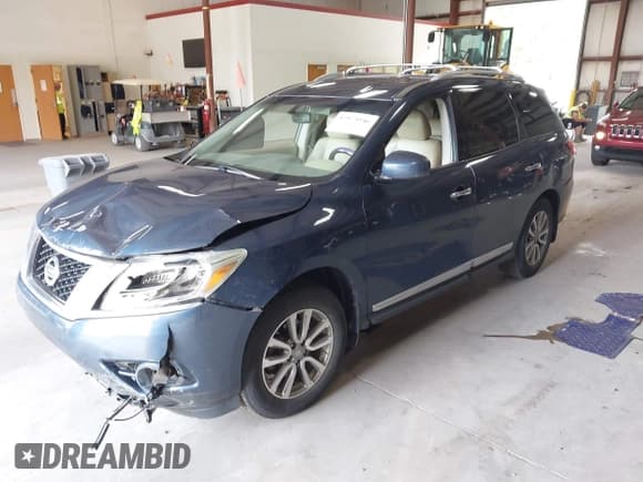✅ 2013 Nissan Pathfinder SV • VIN: 5N1AR2MM0DC603078 • Lot: 42974946. Listed on IAAI with 181,508 mi. Free auction sales archive from the USA and detailed vehicle history report at DreamBid. Image 2.