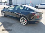 ✅ 2019 Tesla Model 3 Long Range • VIN: 5YJ3E1EB2KF438408 • Lot: 43368427. Wystawiony na IAAI z przebiegiem 41 813 mil. Bezpłatny archiwum sprzedaży aukcyjnych z USA i szczegółowy raport historii pojazdu na DreamBid. Zdjęcie 3.