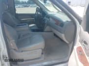 ✅ 2007 Chevrolet Suburban LT • VIN: 1GNFC16007J294395 • Lot: 42590528. Listed on IAAI with 261,070 mi. Free auction sales archive from the USA and detailed vehicle history report at DreamBid. Image 5.