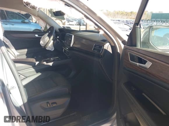 ✅ 2024 Volkswagen Atlas SEL • VIN: 1V2BR2CA4RC513888 • Лот: 41417814. Опубликован ранее на IAAI с пробегом 7 657 миль. Бесплатный доступ к архиву аукционных продаж из США и подробный отчёт об истории автомобиля на DreamBid. Изображение 5.