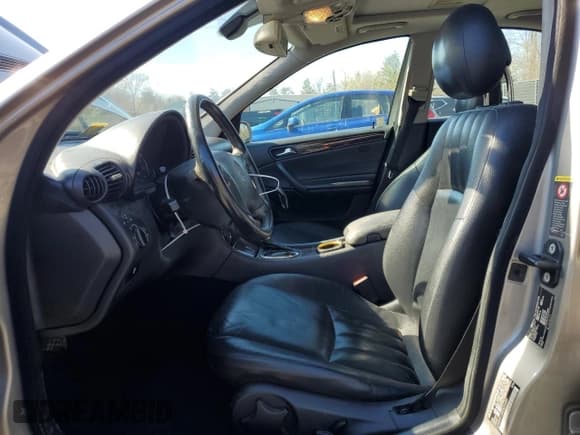 ✅ 2005 Mercedes-Benz C 240 • VIN: WDBRF81J55F631650 • Lot: 45498895. Wystawiony na Copart z przebiegiem 137 699 mil. Bezpłatny archiwum sprzedaży aukcyjnych z USA i szczegółowy raport historii pojazdu na DreamBid. Zdjęcie 7.