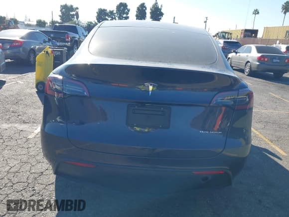 ✅ 2025 Tesla Model Y Long Range • VIN: 7SAYGDEE6SF287880 • Lot: 43529918. Wystawiony na IAAI z przebiegiem 12 513 mil. Bezpłatny archiwum sprzedaży aukcyjnych z USA i szczegółowy raport historii pojazdu na DreamBid. Zdjęcie 16.