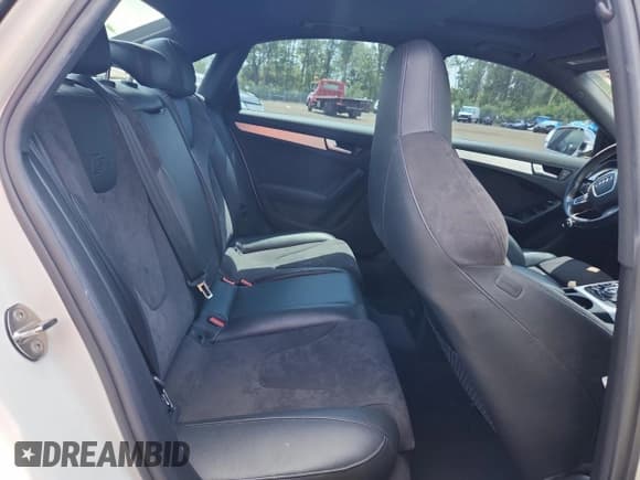 ✅ 2012 Audi S4 Premium Plus • VIN: WAUBGAFL4CA028438 • Lot: 64359805. Wystawiony na Copart z przebiegiem 137 999 mil. Bezpłatny archiwum sprzedaży aukcyjnych z USA i szczegółowy raport historii pojazdu na DreamBid. Zdjęcie 10.