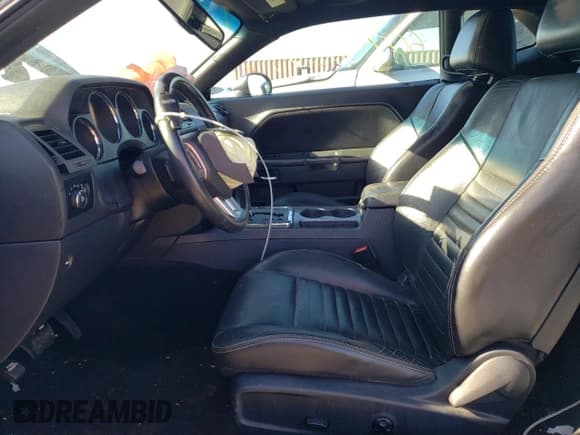 ✅ 2013 Dodge Challenger SXT Plus • VIN: 2C3CDYAG9DH686024 • Лот: 60748254. Опубликован ранее на Copart с пробегом 121 668 миль. Бесплатный доступ к архиву аукционных продаж из США и подробный отчёт об истории автомобиля на DreamBid. Изображение 7.