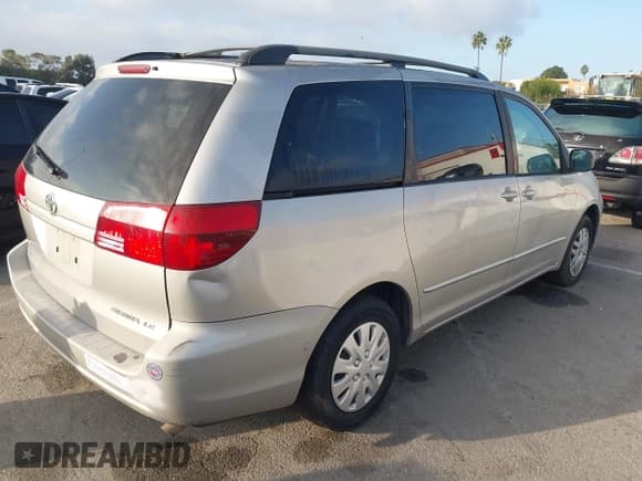 ✅ 2005 Toyota Sienna CE • VIN: 5TDZA23C35S362642 • Lot: 43497553. Listed on IAAI with 226,126 mi. Free auction sales archive from the USA and detailed vehicle history report at DreamBid. Image 4.