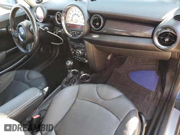 ✅ 2012 MINI Hardtop S • VIN: WMWSV3C5XCTY16779 • Lot: 89801015. Wystawiony na Copart z przebiegiem 128 122 mil. Bezpłatny archiwum sprzedaży aukcyjnych z USA i szczegółowy raport historii pojazdu na DreamBid. Zdjęcie 8.