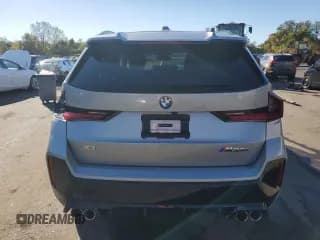 ✅ 2024 BMW X1 • VIN: WBX13EF02R5Y33303 • Lot: 85907235. Wystawiony na Copart z przebiegiem Nie podano. Bezpłatny archiwum sprzedaży aukcyjnych z USA i szczegółowy raport historii pojazdu na DreamBid. Zdjęcie 6.