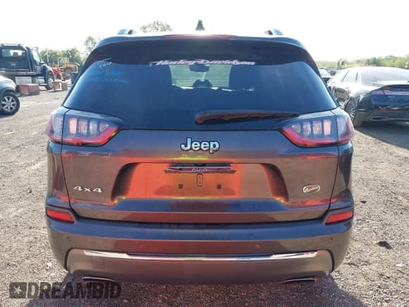 ✅ 2019 Jeep Cherokee Overland • VIN: 1C4PJMJN1KD123900 • Лот: 43350986. Опубликован ранее на IAAI с пробегом 105 541 миль. Бесплатный доступ к архиву аукционных продаж из США и подробный отчёт об истории автомобиля на DreamBid. Изображение 16.