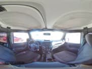 ✅ 2013 Jeep Wrangler Unlimited Sport • VIN: 1C4HJWDG3DL553935 • Lot: 93301395. Wystawiony na Copart z przebiegiem 109 573 mil. Bezpłatny archiwum sprzedaży aukcyjnych z USA i szczegółowy raport historii pojazdu na DreamBid. Zdjęcie 15.