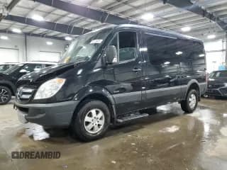 ✅ 2011 Mercedes-Benz Sprinter Passenger • VIN: WDZPE7CC6B5525097 • Lot: 83115424. Wystawiony na Copart z przebiegiem Nie podano. Bezpłatny archiwum sprzedaży aukcyjnych z USA i szczegółowy raport historii pojazdu na DreamBid. Zdjęcie 1.
