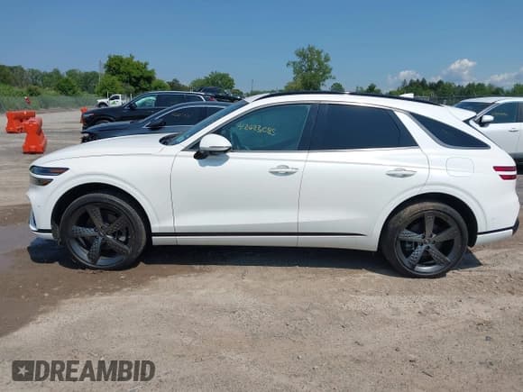 ✅ 2022 Genesis GV70 2.5T • VIN: KMUMADTB1NU044007 • Lot: 42623087. Listed on IAAI with 30,978 mi. Free auction sales archive from the USA and detailed vehicle history report at DreamBid. Image 14.
