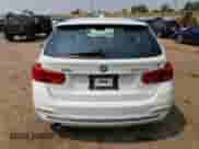 2018 BMW 3 Series 328d xDrive с VIN WBA8J1C53JA018885, выставлен на аукционе Copart как лот 64187624 с пробегом 84 392 миль миль и Списание • Salvage title. История ставок и продаж доступна на DreamBid. Изображение 6.