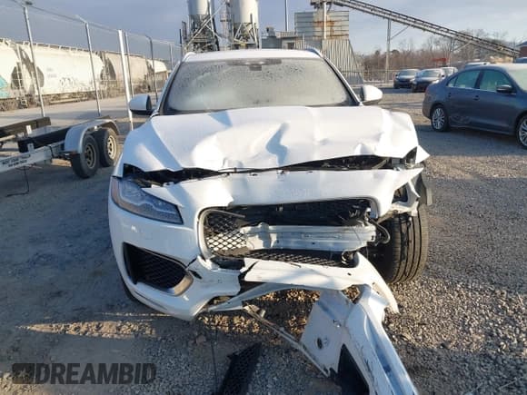 ✅ 2019 Jaguar F-Pace S • VIN: SADCM2FV2KA398507 • Lot: 41409436. Wystawiony na IAAI z przebiegiem 93 687 mil. Bezpłatny archiwum sprzedaży aukcyjnych z USA i szczegółowy raport historii pojazdu na DreamBid. Zdjęcie 12.