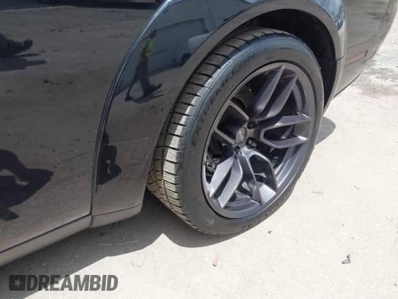 2019 Dodge Challenger SRT Hellcat Redeye Widebody z VIN 2C3CDZL97KH641701, wystawiony jako IAAI lot #42450547 z przebiegiem 45 282 mil mil oraz . Historia ofert i sprzedaży dostępna na DreamBid. Obrazek 18.