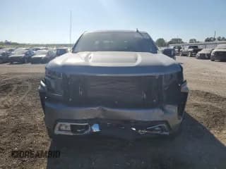 ✅ 2020 Chevrolet Silverado 1500 High Country • VIN: 3GCUYHEL3LG225718 • Lot: 70046254. Wystawiony na Copart z przebiegiem 51 594 mil. Bezpłatny archiwum sprzedaży aukcyjnych z USA i szczegółowy raport historii pojazdu na DreamBid. Zdjęcie 5.