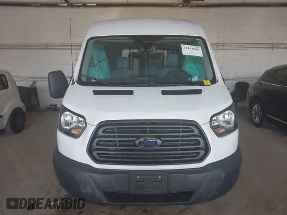 ✅ 2018 Ford Transit XL • VIN: 1FMZK1CM7JKA81747 • Lot: 42143608. Wystawiony na IAAI z przebiegiem 20 981 mil. Bezpłatny archiwum sprzedaży aukcyjnych z USA i szczegółowy raport historii pojazdu na DreamBid. Zdjęcie 12.