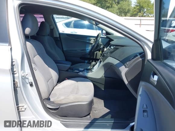 ✅ 2013 Hyundai Sonata GLS • VIN: 5NPEB4AC0DH717359 • Lot: 43183272. Listed on IAAI with 140,742 mi. Free auction sales archive from the USA and detailed vehicle history report at DreamBid. Image 5.