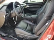 ✅ 2021 Mazda 3 Premium Plus • VIN: 3MZBPBEY1MM250362 • Лот: 45328245. Опубликован ранее на Copart с пробегом 22 633 миль. Бесплатный доступ к архиву аукционных продаж из США и подробный отчёт об истории автомобиля на DreamBid. Изображение 7.