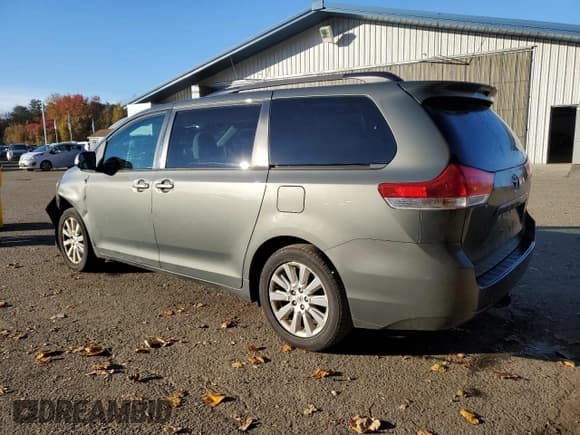 ✅ 2012 Toyota Sienna LE • VIN: 5TDJK3DCXCS032055 • Lot: 90210545. Wystawiony na Copart z przebiegiem 107 678 mil. Bezpłatny archiwum sprzedaży aukcyjnych z USA i szczegółowy raport historii pojazdu na DreamBid. Zdjęcie 2.