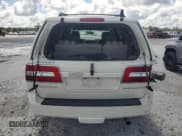 ✅ 2007 Lincoln Navigator • VIN: 5LMFU27567LJ12959 • Lot: 61891815. Wystawiony na Copart z przebiegiem 217 307 mil. Bezpłatny archiwum sprzedaży aukcyjnych z USA i szczegółowy raport historii pojazdu na DreamBid. Zdjęcie 6.