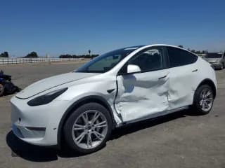 ✅ 2023 Tesla Model Y Long Range • VIN: 7SAYGDEE4PF738828 • Lot: 67268345. Wystawiony na Copart z przebiegiem 18 656 mil. Bezpłatny archiwum sprzedaży aukcyjnych z USA i szczegółowy raport historii pojazdu na DreamBid. Zdjęcie 1.