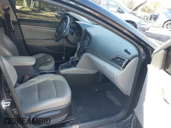 ✅ 2017 Hyundai Elantra SE • VIN: 5NPD84LF4HH055227 • Lot: 43614341. Listed on IAAI with 116,563 mi. Free auction sales archive from the USA and detailed vehicle history report at DreamBid. Image 5.