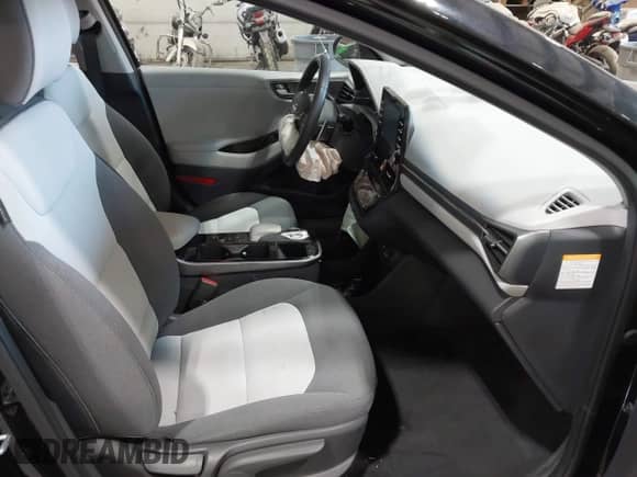 2020 Hyundai Ioniq SE с VIN KMHC75LJ7LU076723, выставлен на аукционе IAAI как лот 42221641 с пробегом 20 797 миль миль и . История ставок и продаж доступна на DreamBid. Изображение 5.