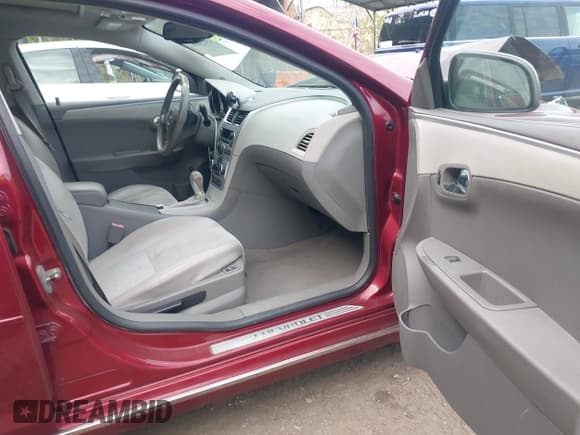 ✅ 2010 Chevrolet Malibu 2LT • VIN: 1G1ZD5E7XAF166323 • Lot: 43473038. Wystawiony na IAAI z przebiegiem 117 583 mil. Bezpłatny archiwum sprzedaży aukcyjnych z USA i szczegółowy raport historii pojazdu na DreamBid. Zdjęcie 5.